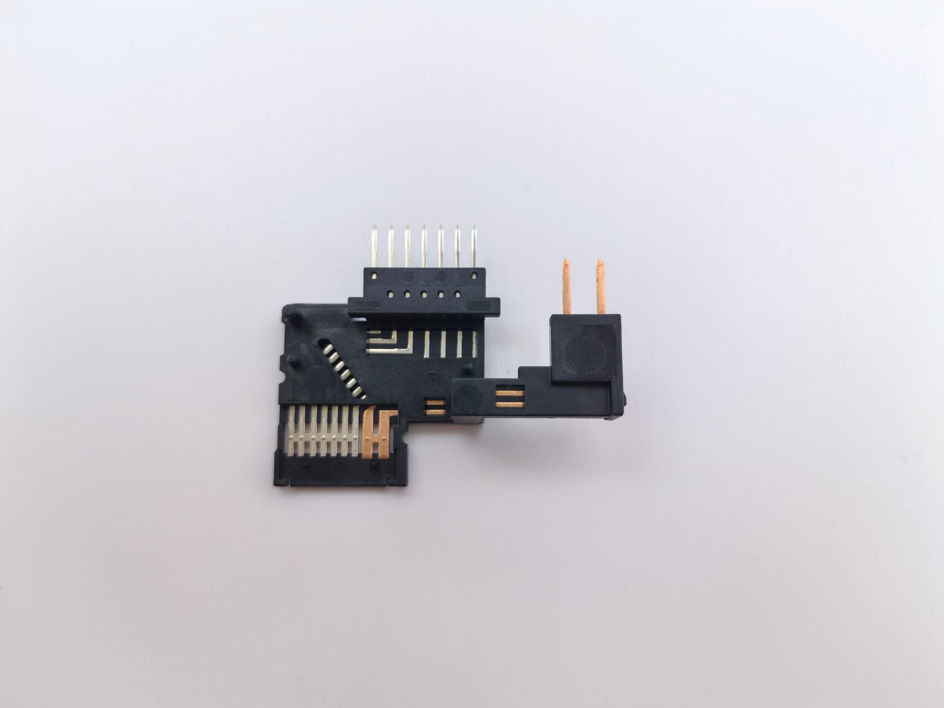 五金嵌入成型品 6